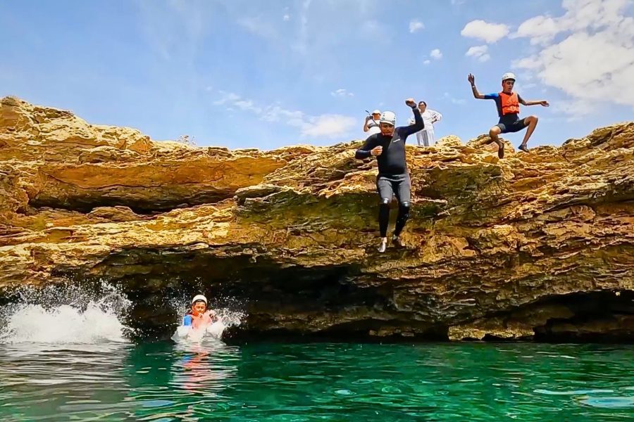 Coasteering Cala Comte Ibiza familias actividad segura