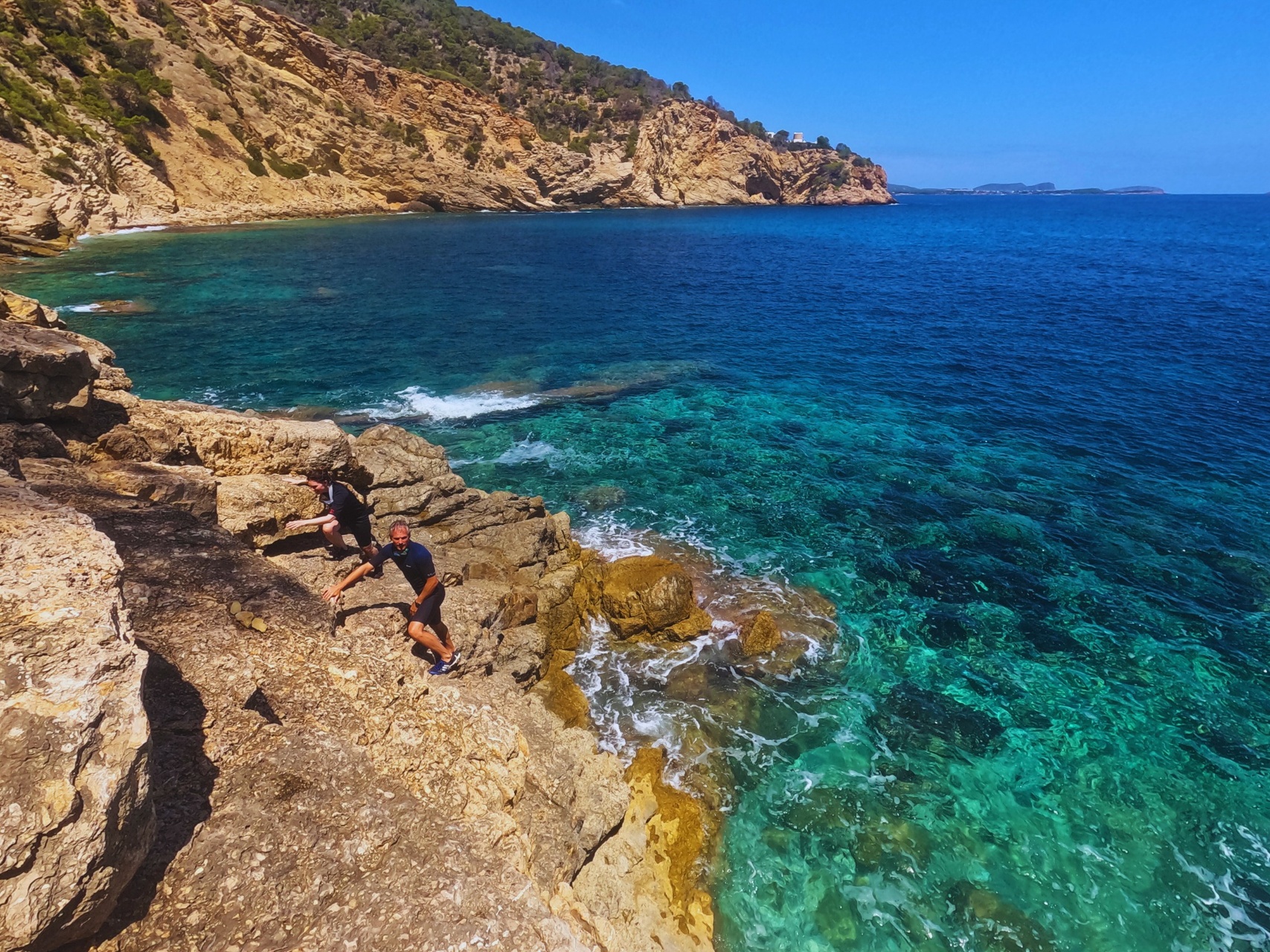 Senderismo en Cala Blanca
