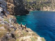 Family hiking in Cala Blanca