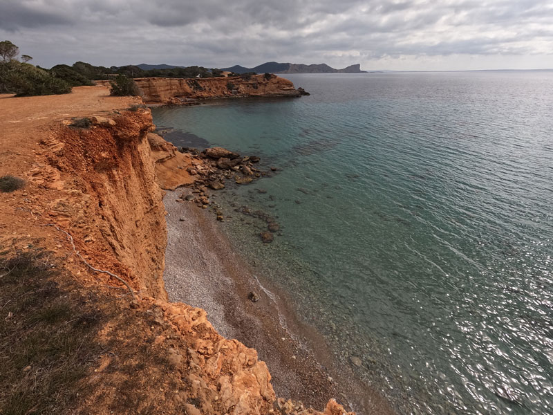 Senderismo en la Ruta Fenicia de Sa Caleta